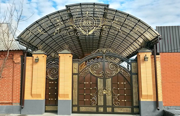 Купить или заказать ворота для дома с навесом - стильные и надежные решения для вашего участка в Ишиме от 42110 руб | ВоротМастер-Шм